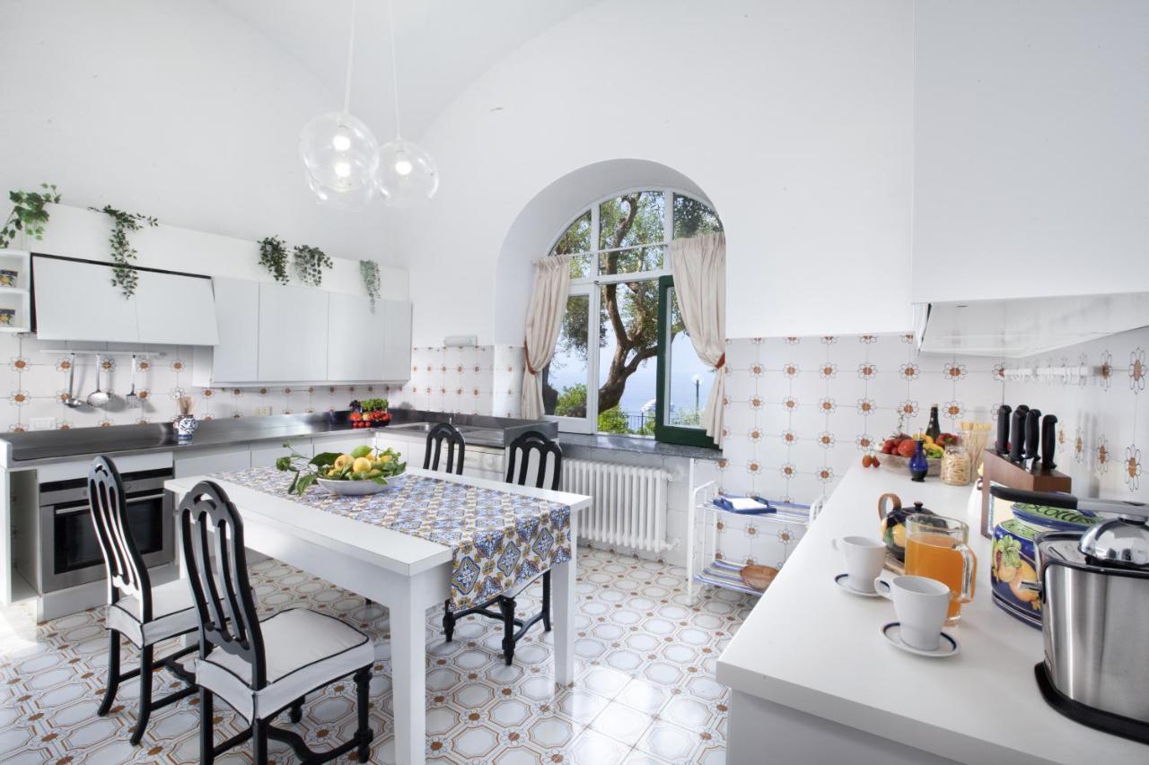Amore Rentals - Villa Lo Scoglio Positano Exterior foto
